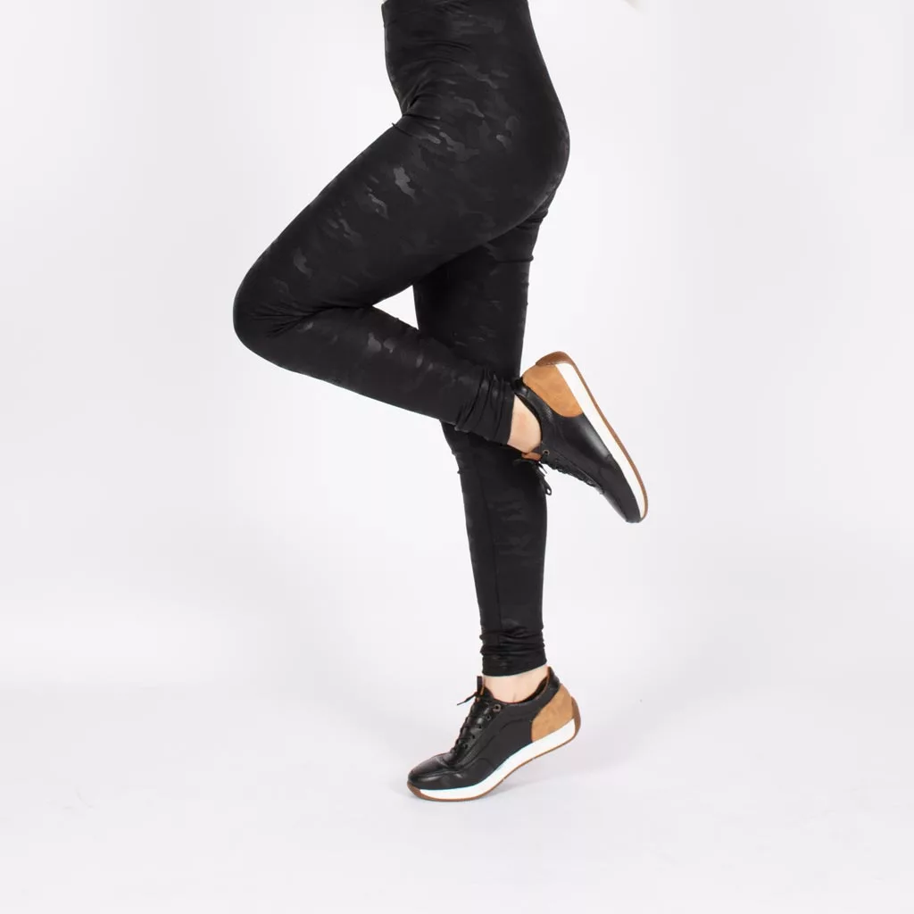 لگ طرح چرم ارتشی آگی - Agi Leather Look Leggings Army Pattern