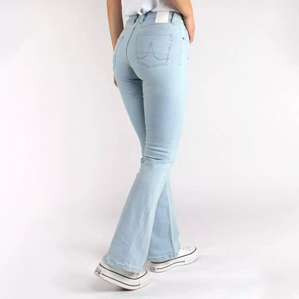 شلوار جین زنانه دمپا گشاد آبی یخی کویچی - Kuyichi Jeans Amy Bootcut Sky
