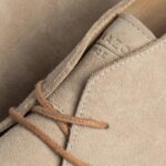 سافاری خاکی چرک جیر دور قرمز